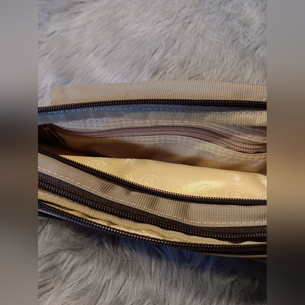 Huskies crossbody bag - Picture 6 of 9